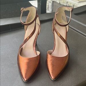 27 EDIT Metallic Copper Pointed-Toe Ankle-Strap Pumps - never been worn
